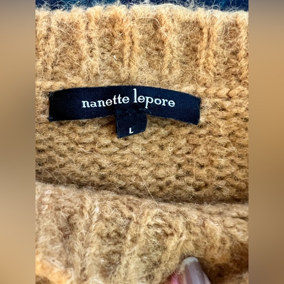 Baby Alpaca/Wool Pullover Sweater. Nannette Lepore EUC gold relaxed sweater - Picture 5 of 6